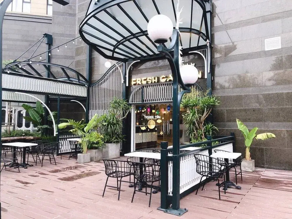 Bayhomes D' Le Roi Soleil Apartment