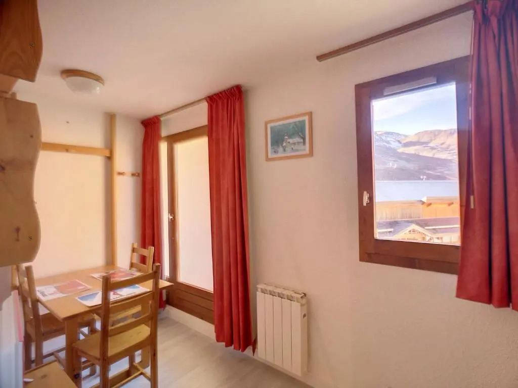 Appartement Les Menuires, 1 pièce, 3 personnes - FR-1-178-40