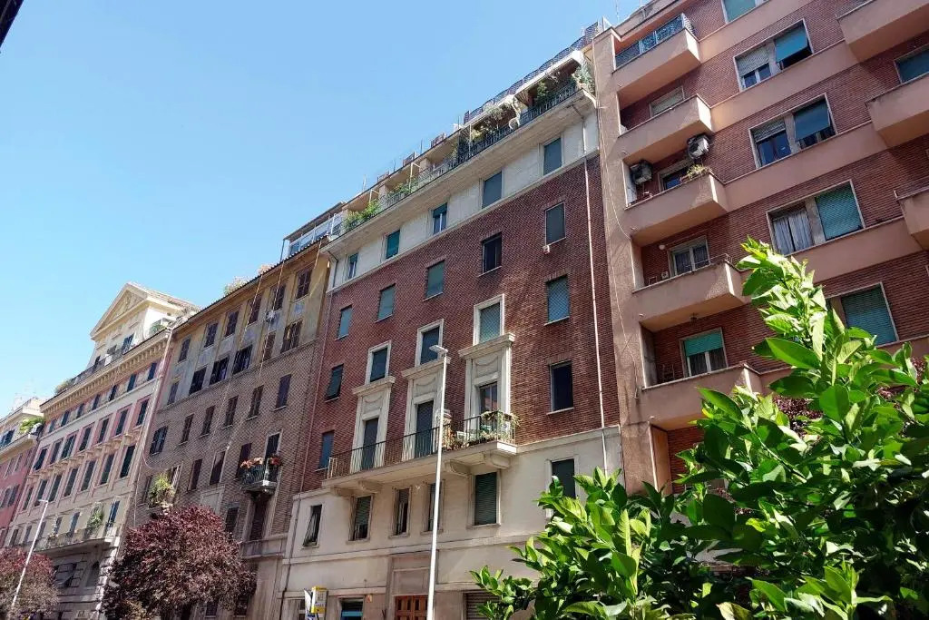 Silvanos Home In Rome