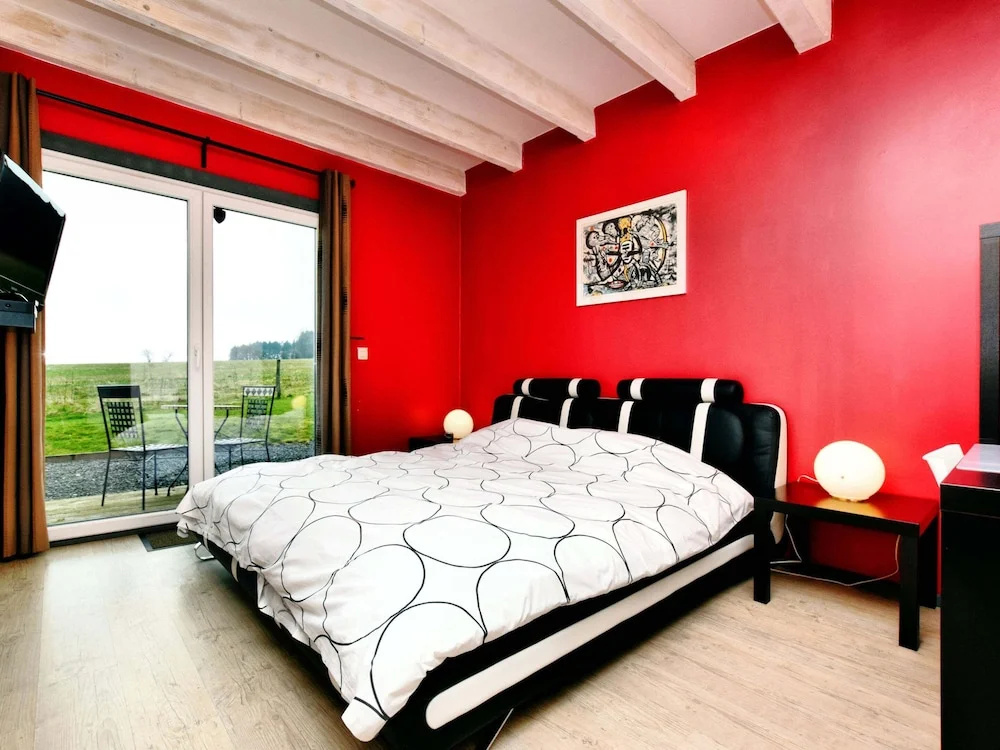 Villa with heated outdoor pool and sauna