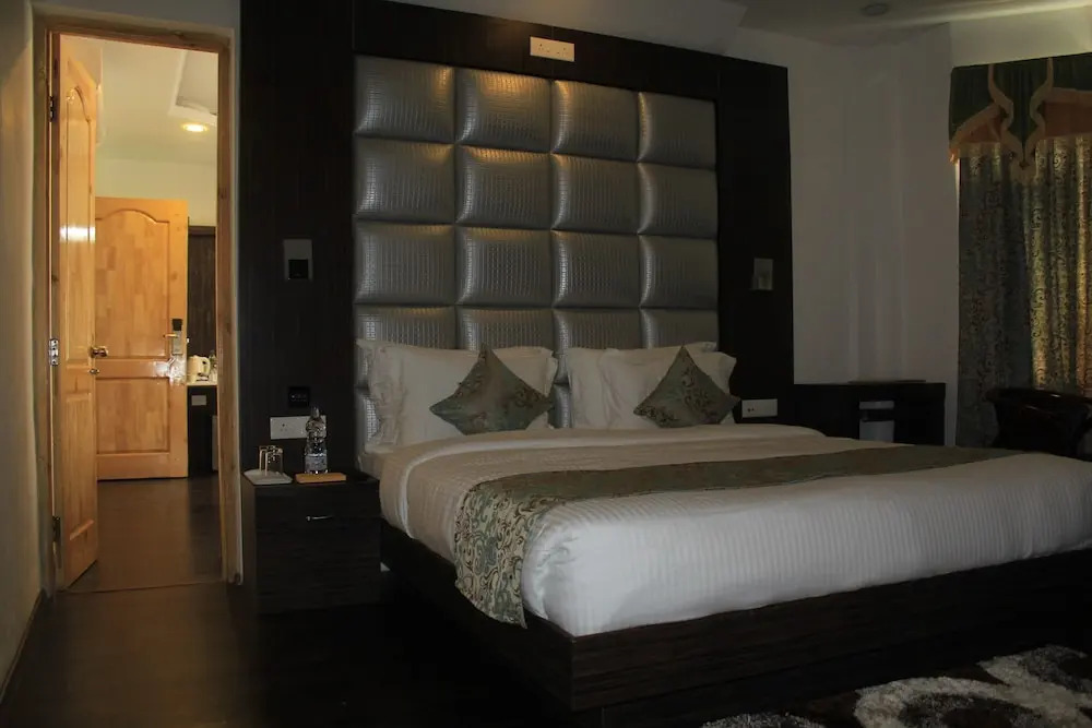 Mannat Resorts