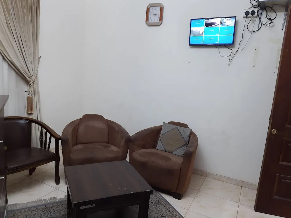 OYO 541 The Mar Furnished Apartments