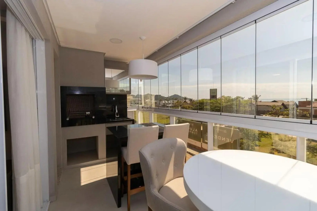 Puntarenas 203 - Excelente apartamento 2 suítes - Finamente mobiliado e decorado - À poucos metros da praia