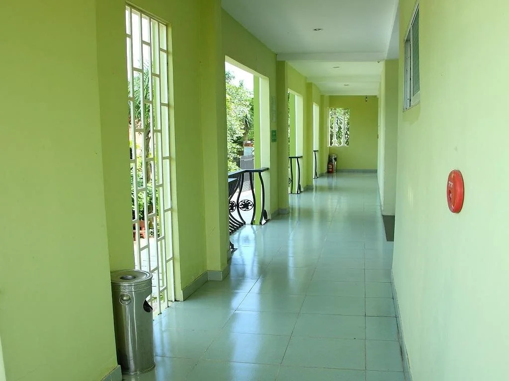 Truc Xanh Hotel