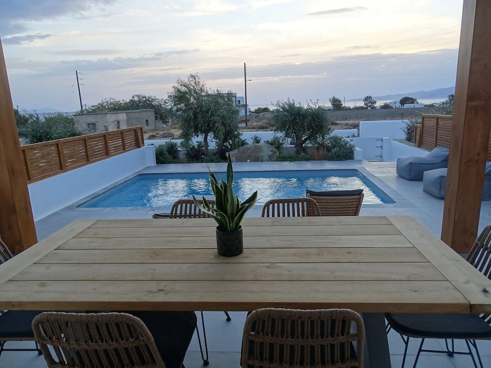 P square Luxury villas Naxos