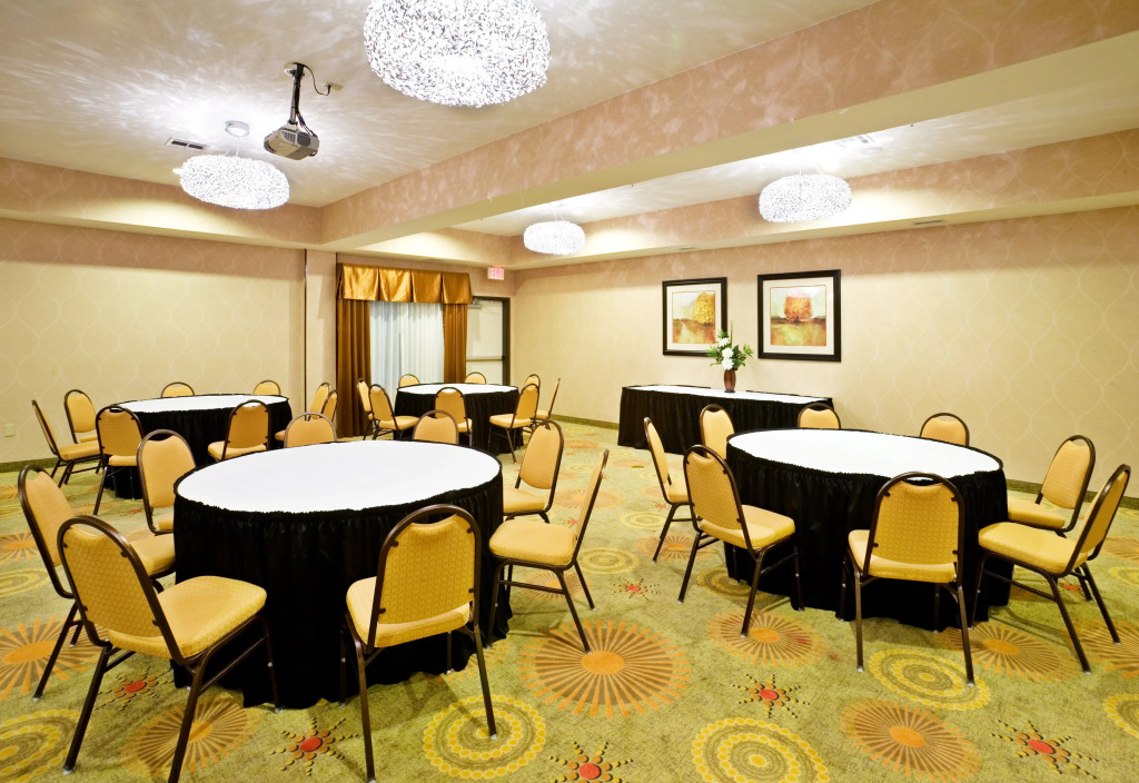 Holiday Inn Express & Suites Dallas East - Fair Park by IHG