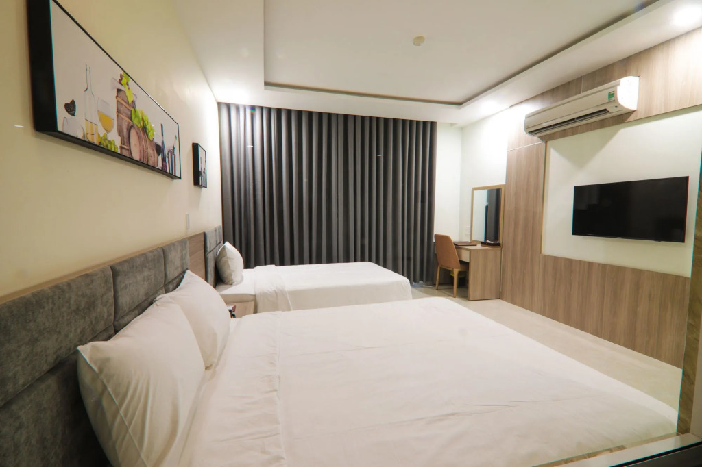 Lake View Hotel