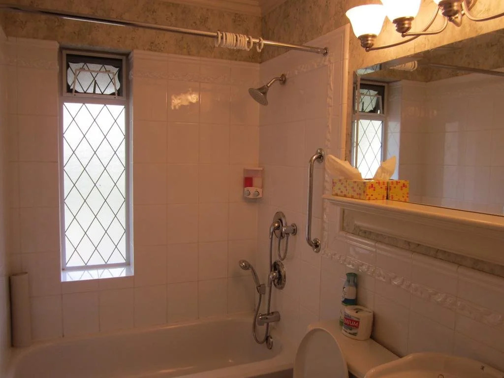 Heathergate Cottage and Suites