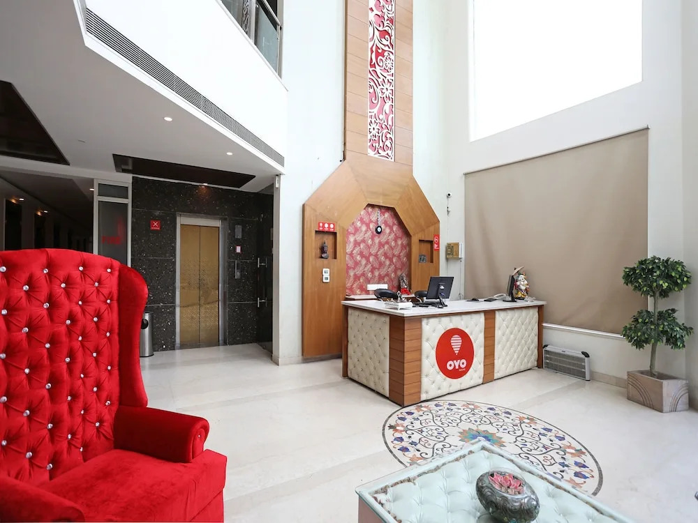 OYO 9532 Hotel Q-Cent