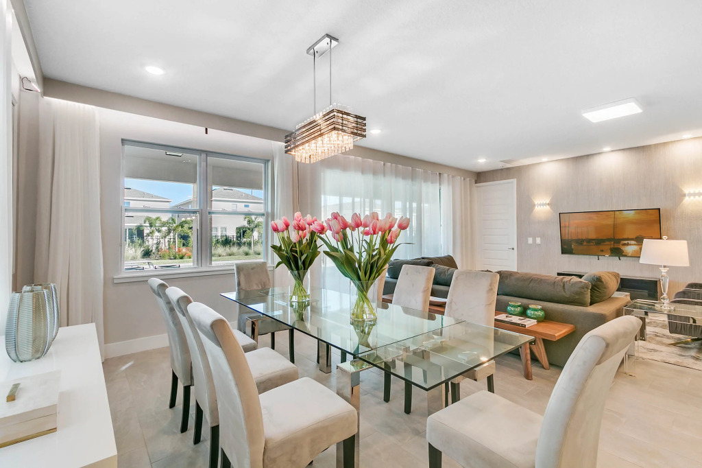 8 Bedrooms 6 Bathrooms Encore 297 Aa