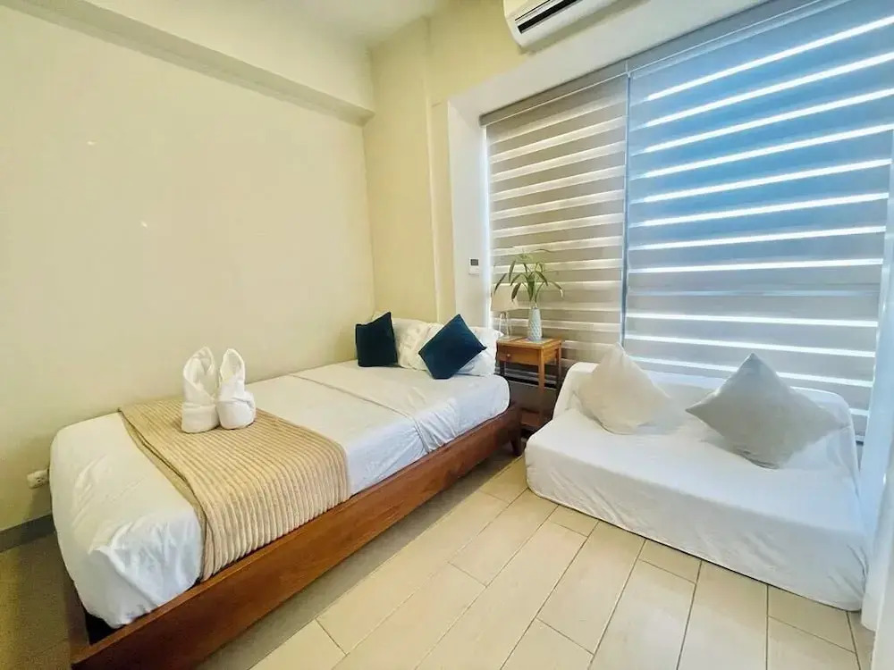 MactanNewtown Staycation Near The Beach