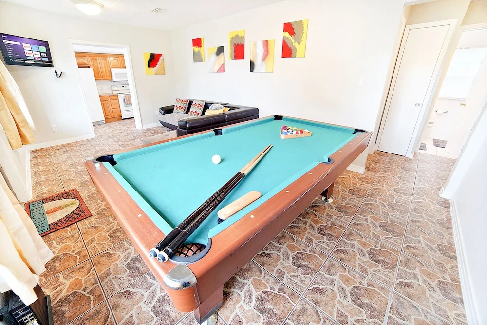 3BR House in Tampa by Tom Well IG - 2911