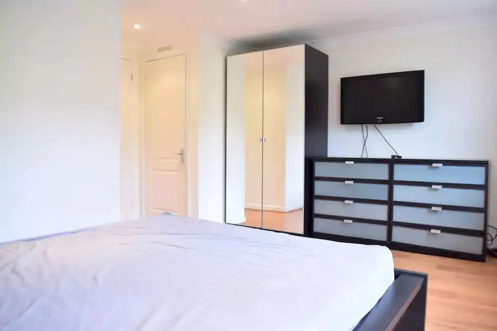 Bright and Spacious 2 Bed House