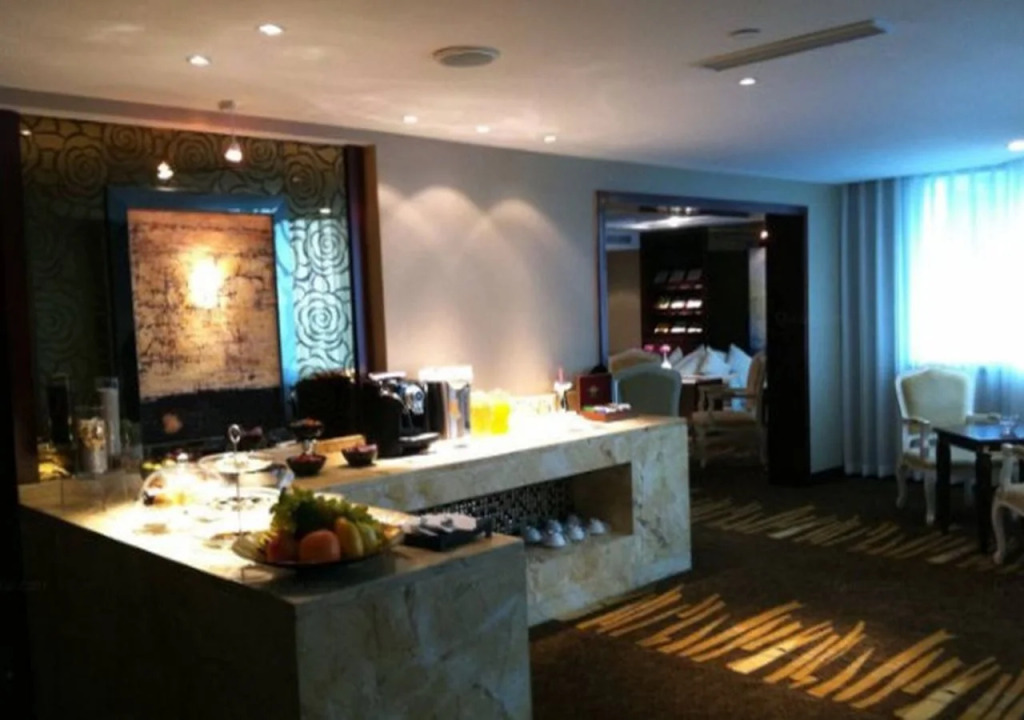 Ruijing International Hotel
