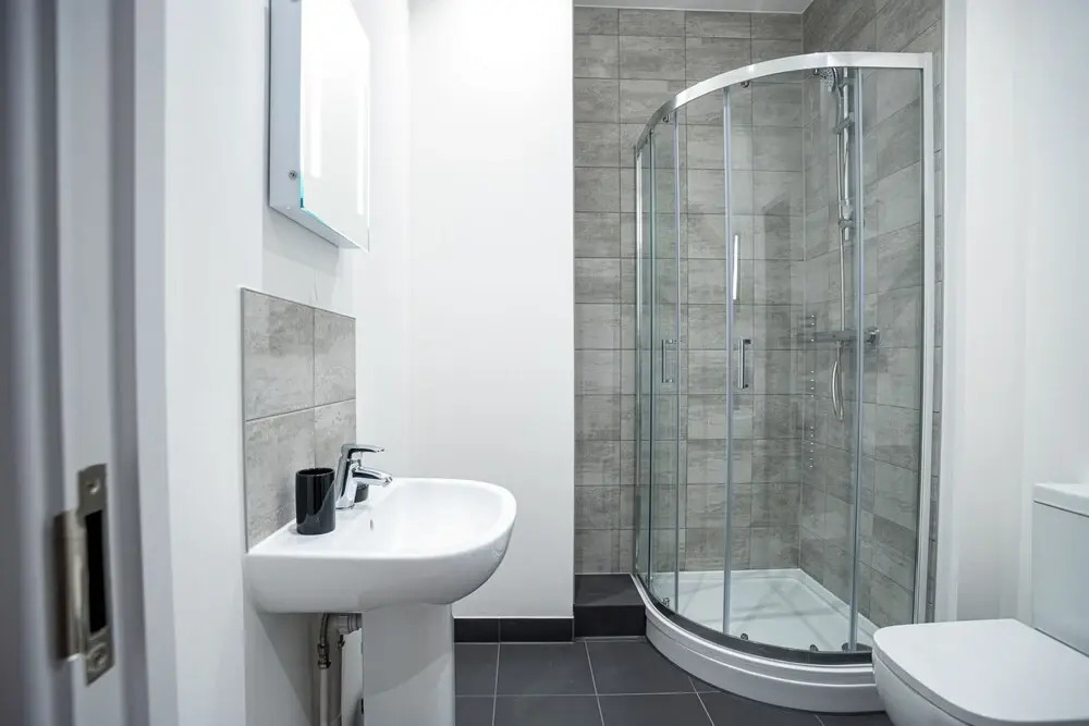 Luxe Apts PBoro Parking-Gym-Cinema