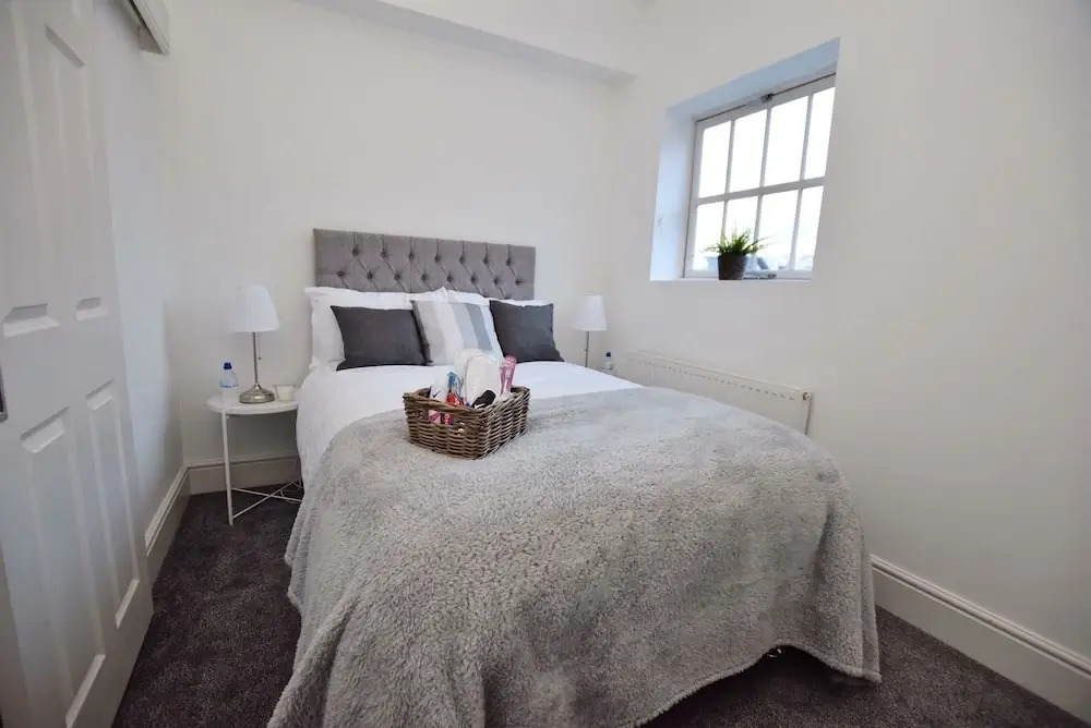 Derby 2 Bed House - University & City