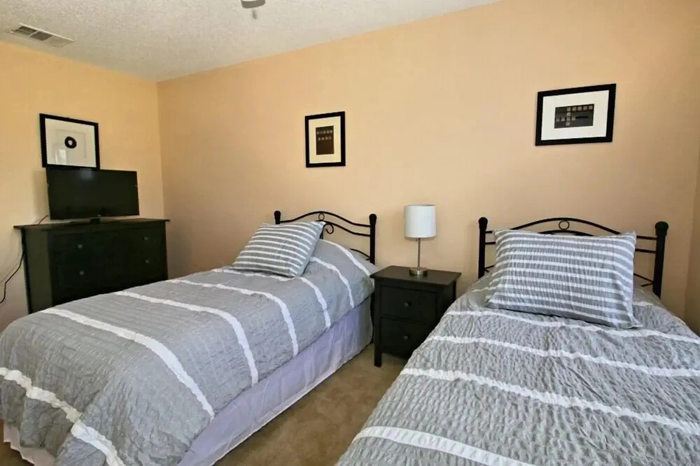 4770 Vero Beach Place 4 Bedrooms, 3 Bathrooms