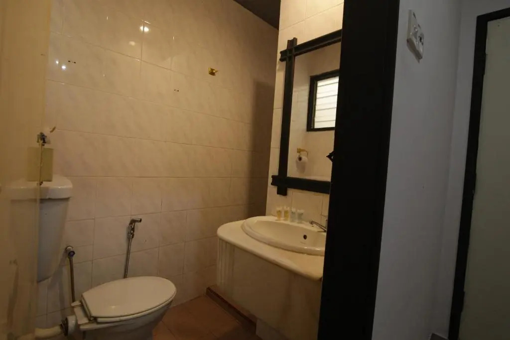 G CITY HOTEL