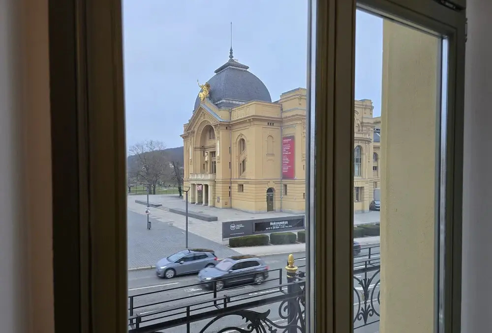 Promenaden Hotel