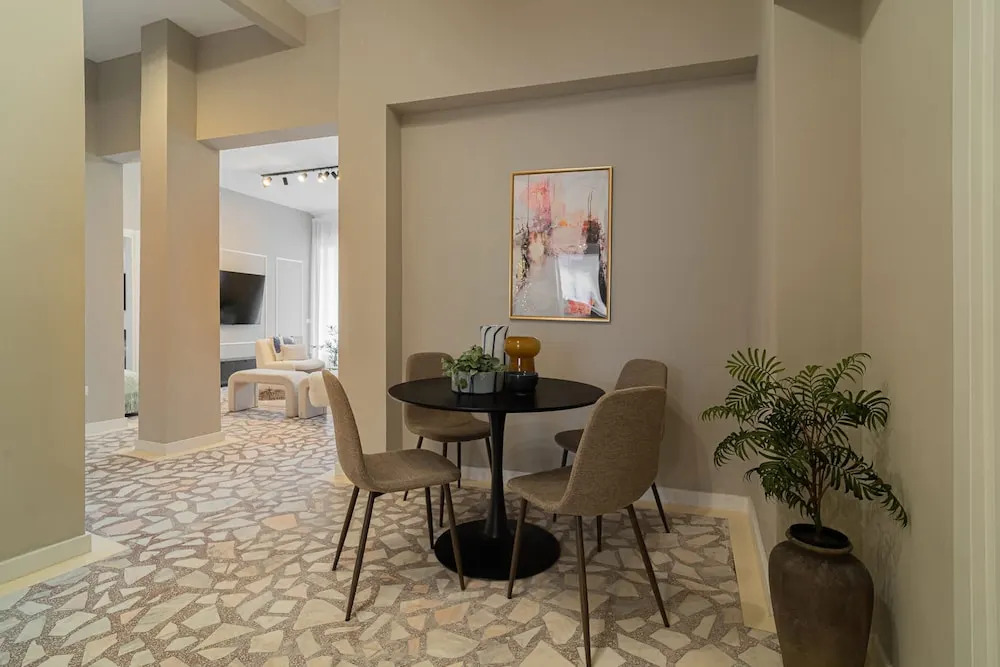 Loggia Luxe 5BR Living in Universitatii Area