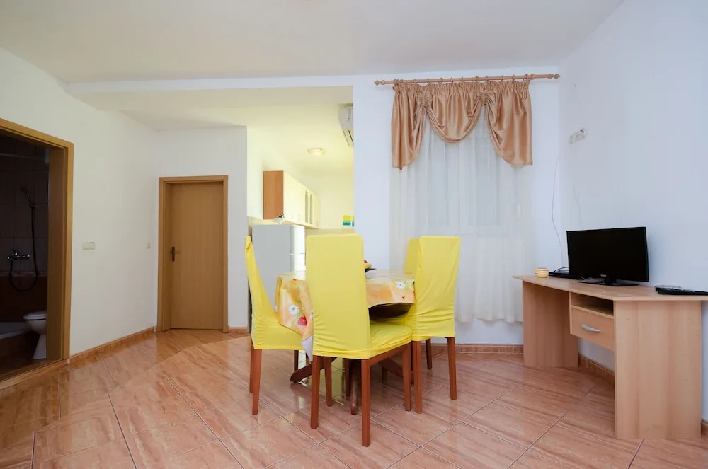 Apartments Snjezana