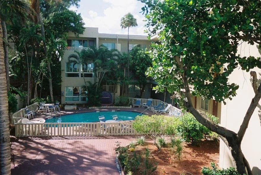 Perroquet Hotel