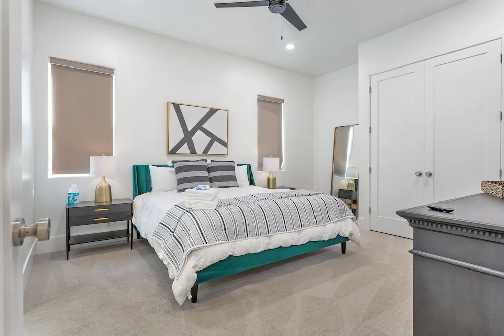 9 At Bloomington Country Club 3 Bedroom Apts