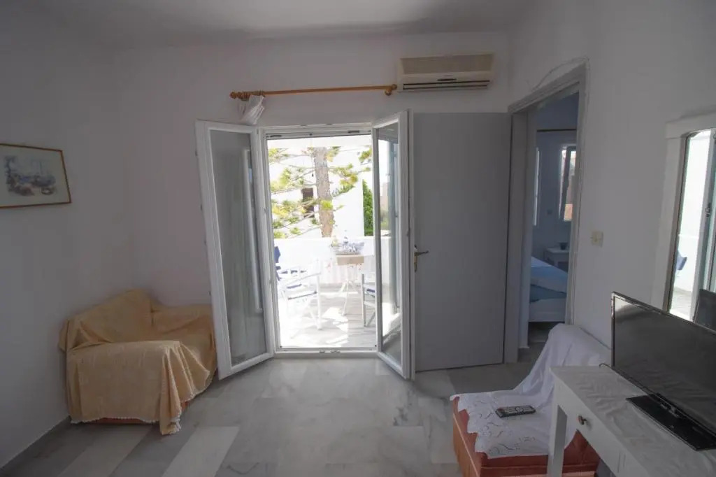 Kikis Refurbished Apartment a Veranda Dream