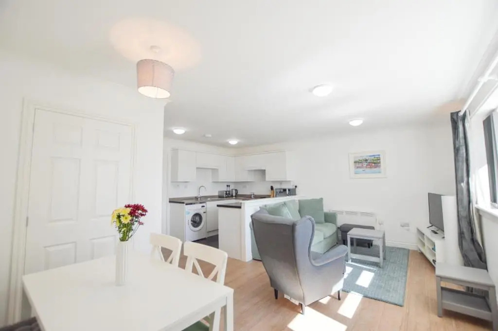 No 8 Westbay Apartment