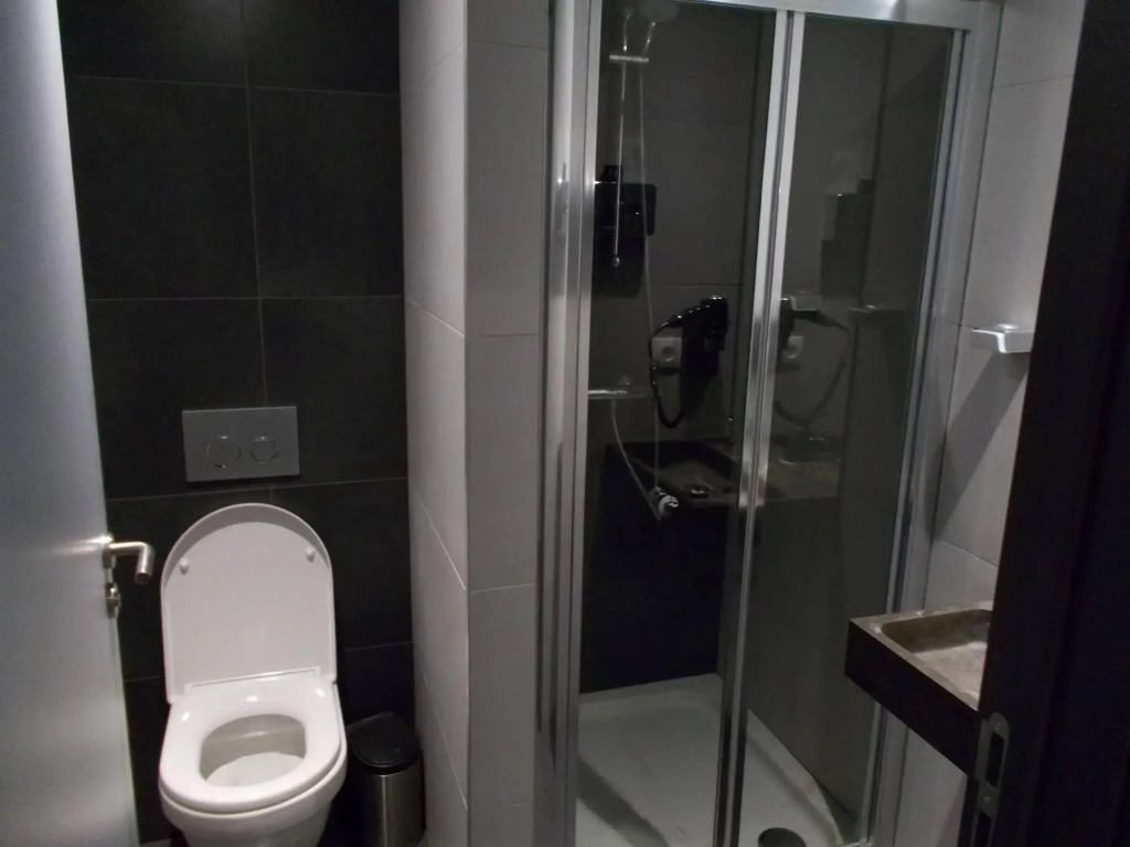Brxxl 5 City Centre Hostel