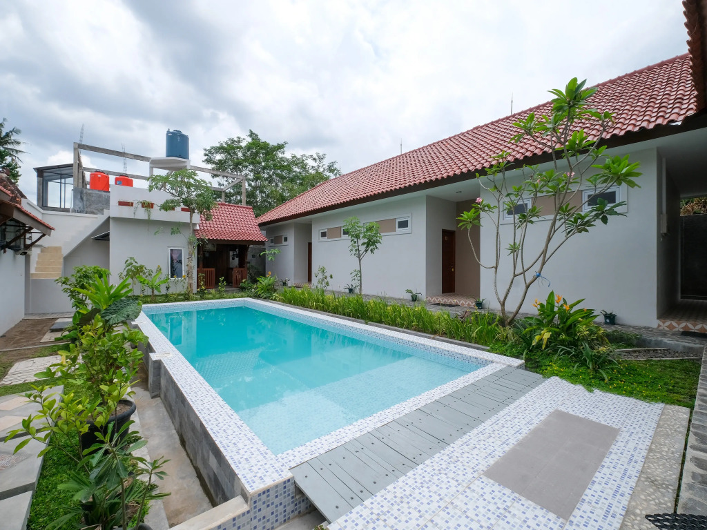 OYO 3906 Dalem Putu Sanjaya Syariah