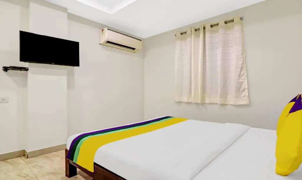 Itsy Hotels Aura Stays