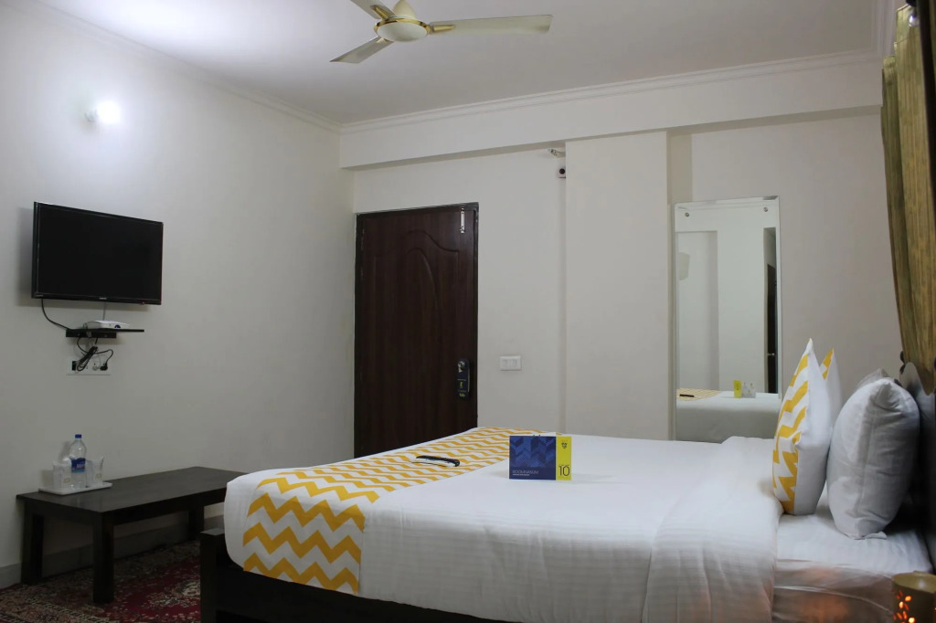 FabHotel Dior Pink City