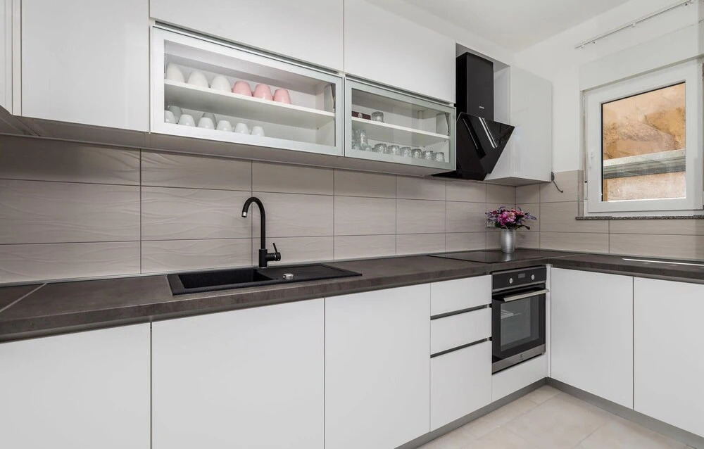 Nice Home in Mundanije With 4 Bedrooms, Wifi and Outdoor Swimming Pool