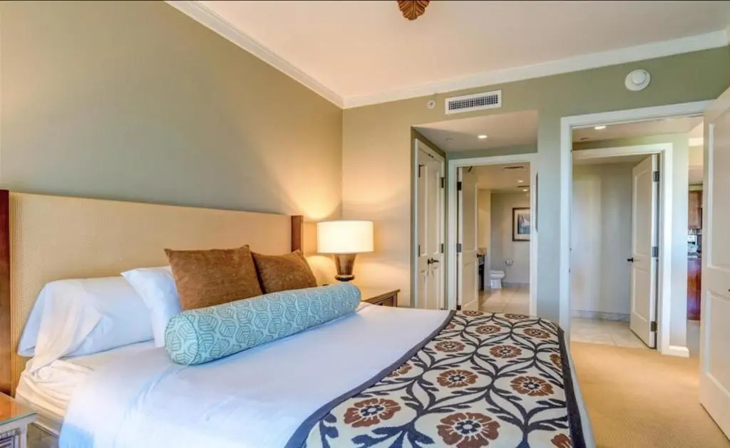 Ocean View Condo with Den in Magnificent Honua Kai K640