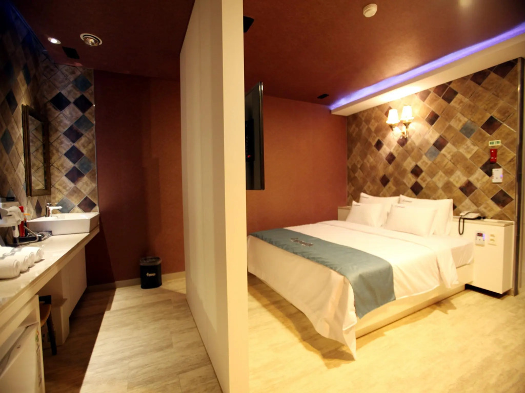 Yeongju Hotel