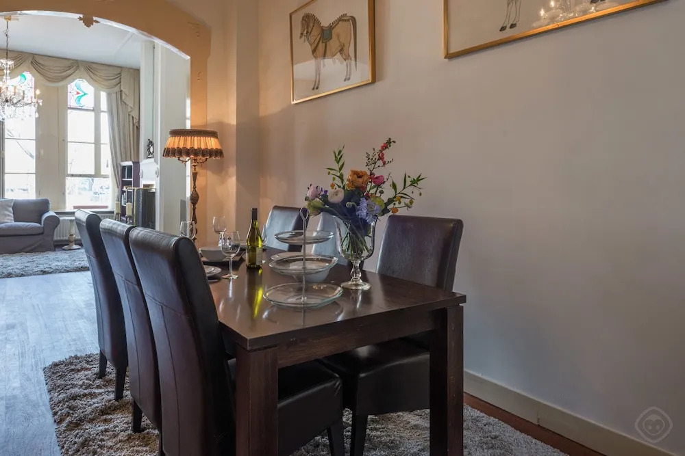 Brouwers Canal apartment