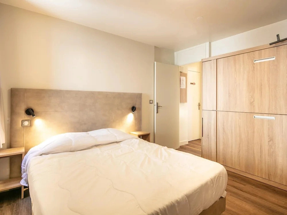 Spacious Doucy Stay With Mountain Views