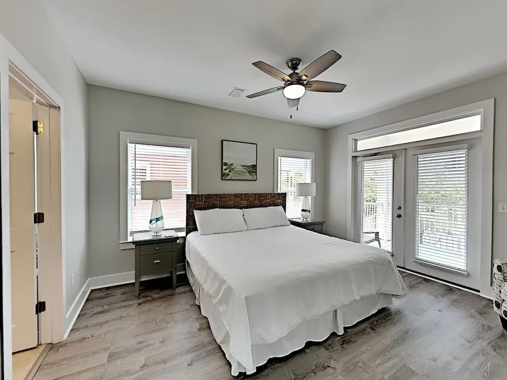 Sunny Days by Southern Vacation Rentals