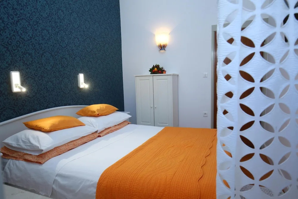 Marmont Heritage Hotel