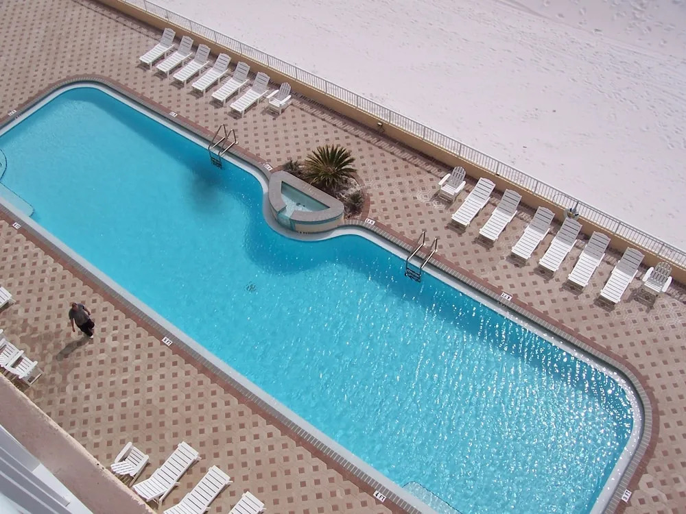 Islander by Brooks and Shorey Resorts