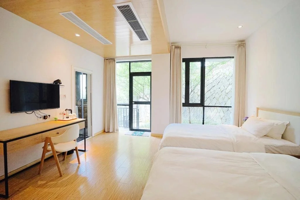 Yiyun Lakeside Hotel