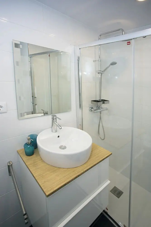 Lovely Quiet & Center Sea Views