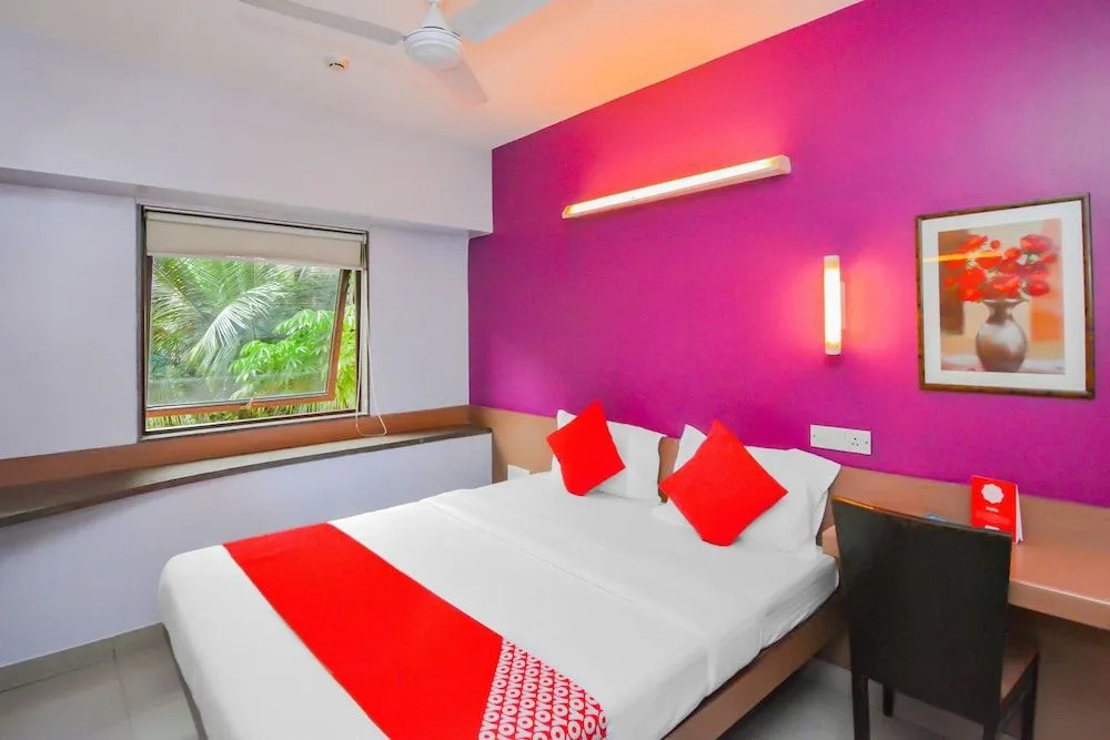OYO 18803 Smart Inn