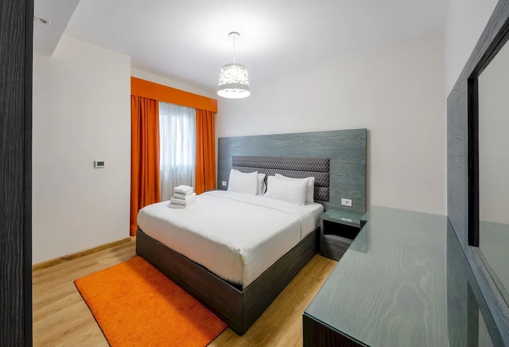 Vesta - Luxury Apt- 2BR - CFC II