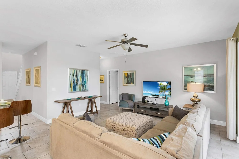 Posh and Roomy Home With Spa Near Disneyworld, CDC Standards #6st345