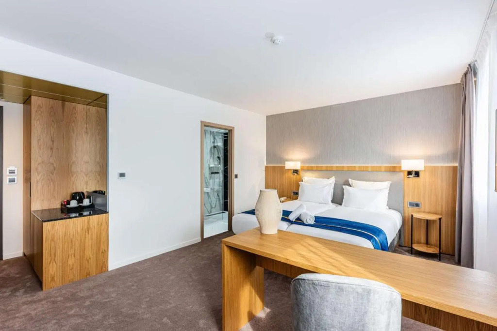 Brit Hotel Privilège Paris Rosny-sous-Bois