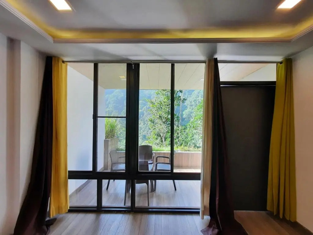 Haut Monde Hill Stream Resort