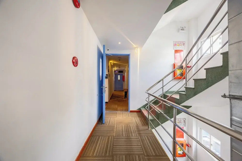 A25 Premium Hotel - 277 Lê Thánh Tôn