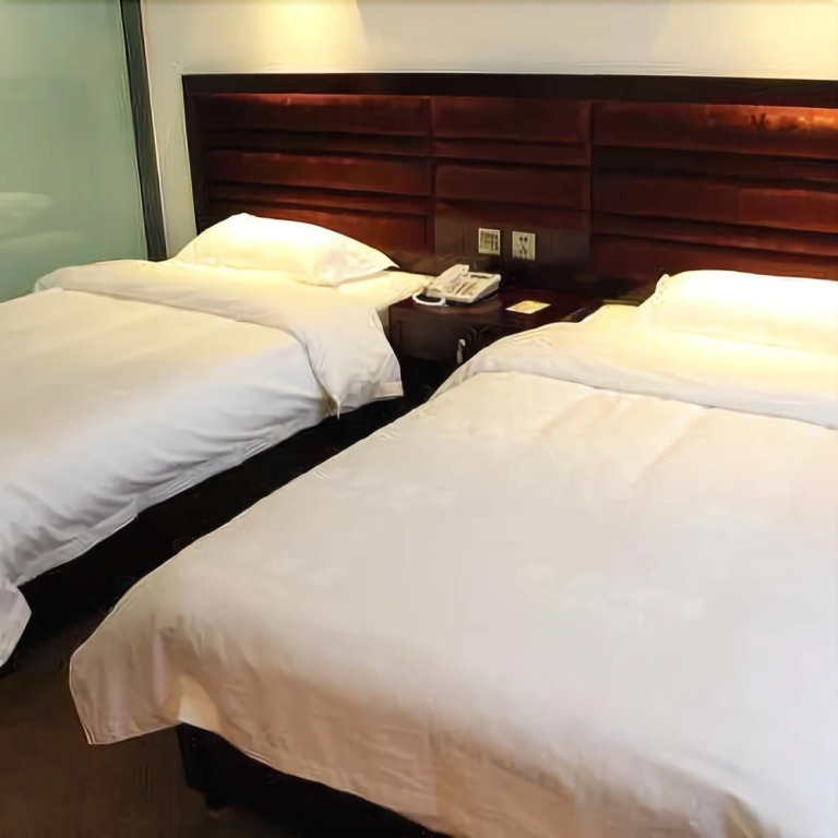 Qi Qi Hotel